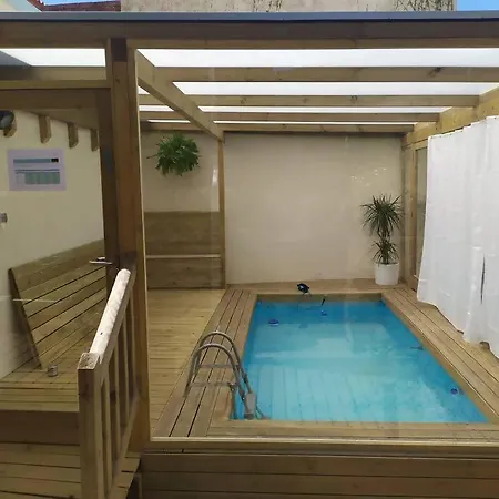 Manu Con Jardin Piscina Y Mini Gimnasio